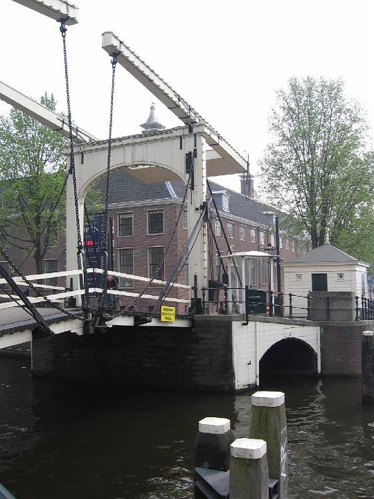 Amsterdam 40.jpg - Amsterdam besitzt zwei Universitäten Beide Universitäten haben eigene Universitätskrankenhäuser. Bekannteste Amsterdamer sind Rembrandt van Rijn, Johan Cruyff, Ruud Gullit und Dennis Bergkamp.